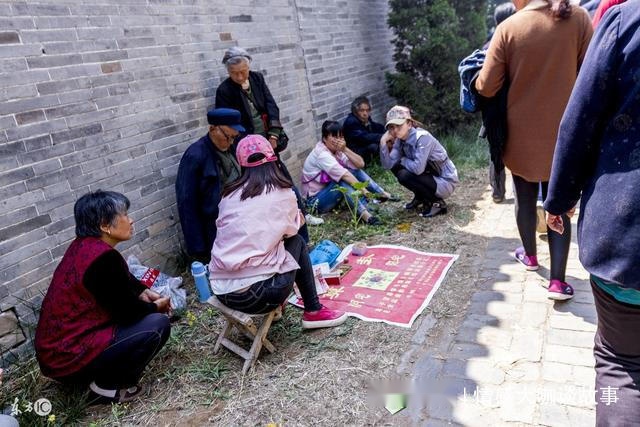 生意失败，借钱周转遭尽白眼，唯独他倾力相助，算命先生：有好报