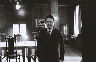 一部伪装者让全中国认识了这个低调内敛的男人靳东